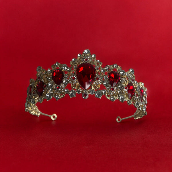 Kóróna, rauðir steinar